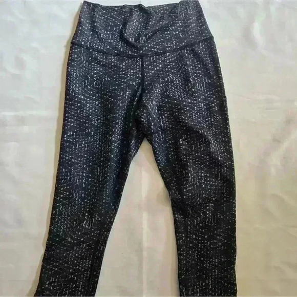 Lululemon True Self Crop II Samba Snake Battleship Blk  Leggings size 6 - Picture 3 of 8